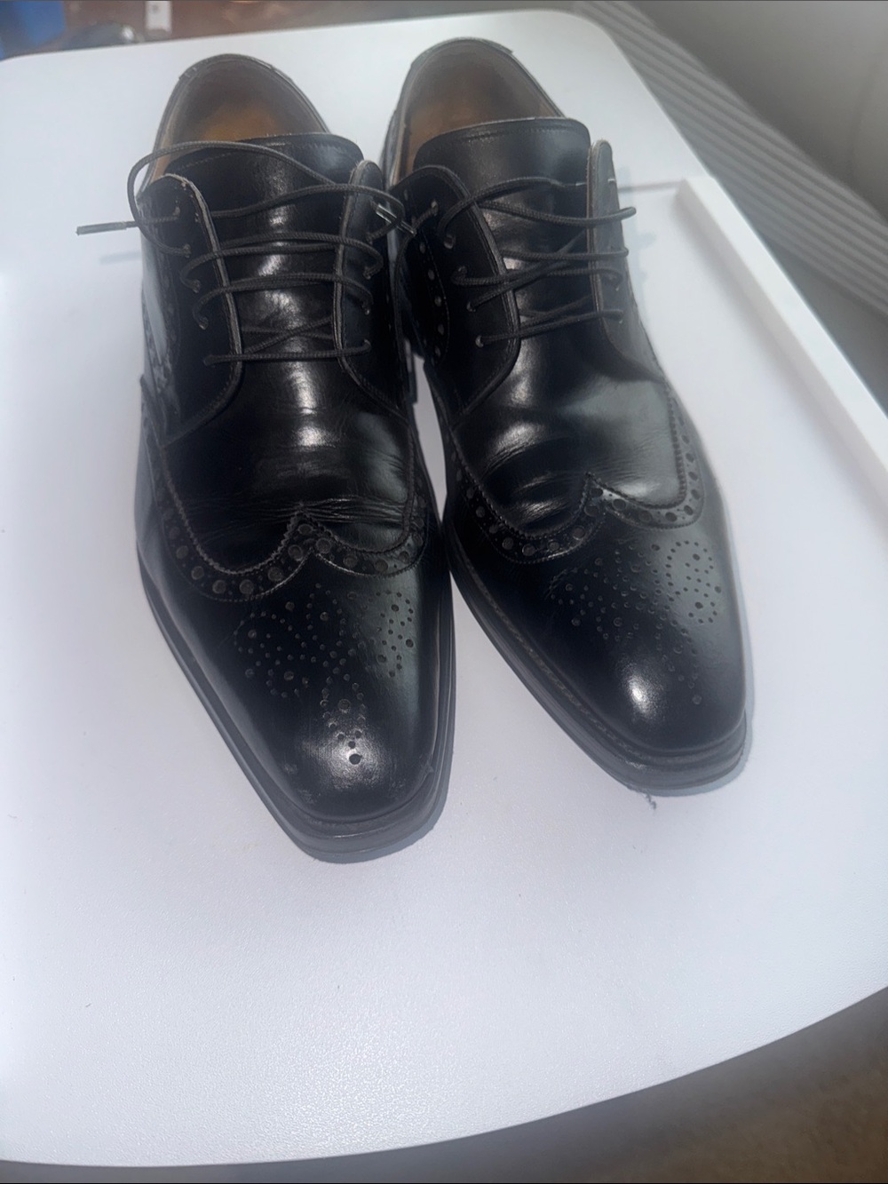 Magnanni Black Leather Wingtip Lace-Up Oxfords